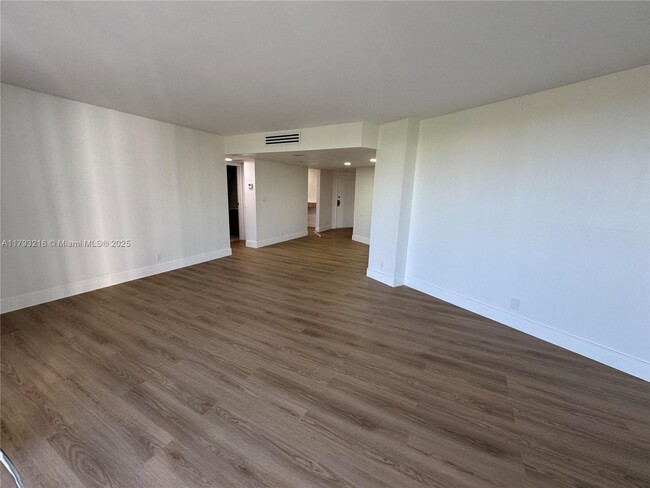 property at 3475 N Country Club Dr