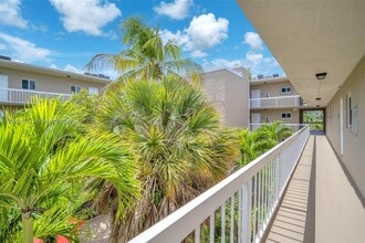 8103 Camino Real in Miami, FL - Building Photo - Building Photo