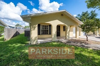 122 Landmark St in Deltona, FL - Building Photo - Building Photo