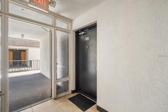 801 Russell Ln in Brandon, FL - Building Photo - Building Photo