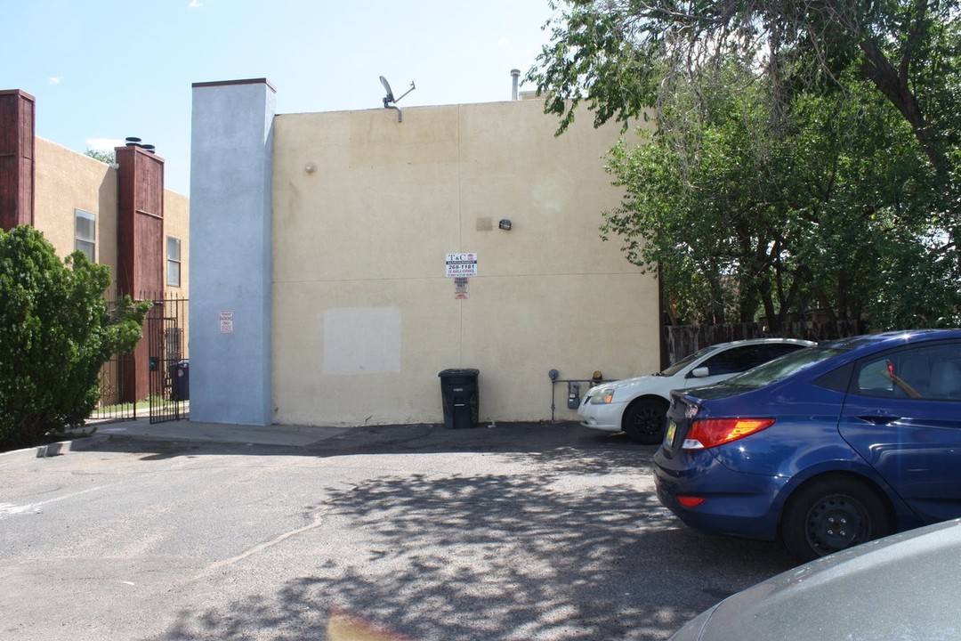 420 Tennessee St NE in Albuquerque, NM - Building Photo