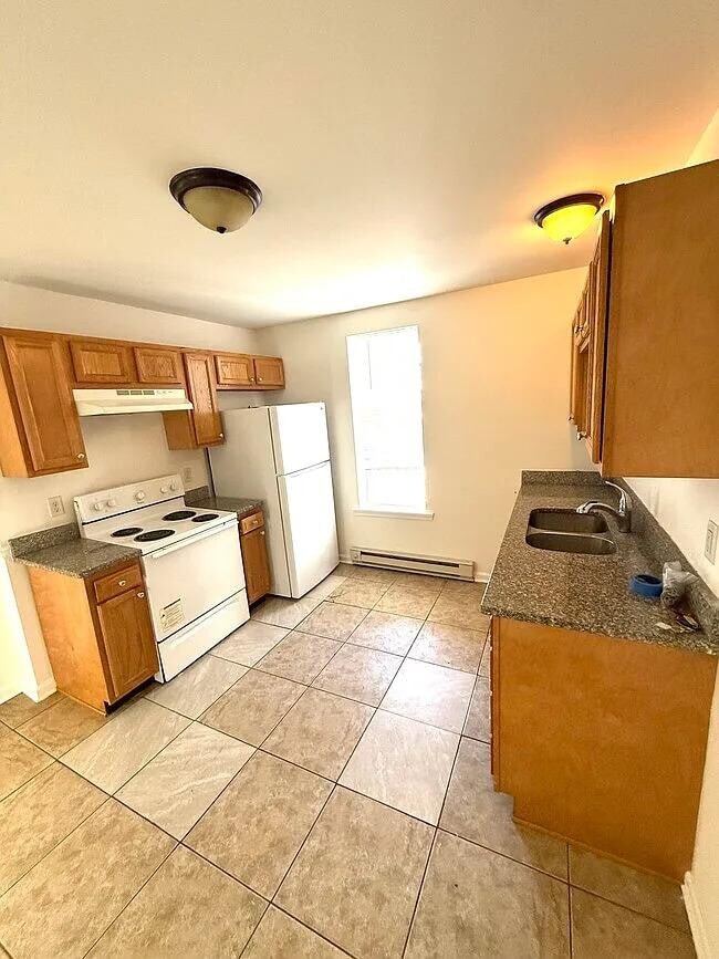 property at 32 S Mulberry St
