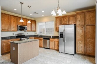 10612 Nantucket Ridge Ave in Las Vegas, NV - Building Photo - Building Photo