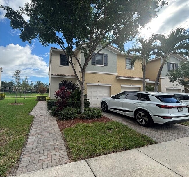401 NE 194th Ln in Miami, FL - Building Photo - Building Photo
