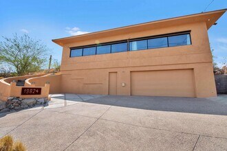 19824 N Cave Creek Rd in Phoenix, AZ - Building Photo - Building Photo