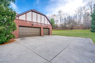 4700 Barnsleigh Dr in Akron, OH - Building Photo - Building Photo