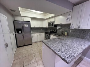 29 Madrid Ln in Davie, FL - Building Photo - Building Photo