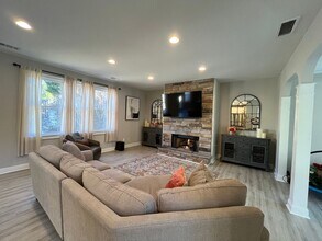 5011 Lake Mist Dr in Mableton, GA - Building Photo - Building Photo