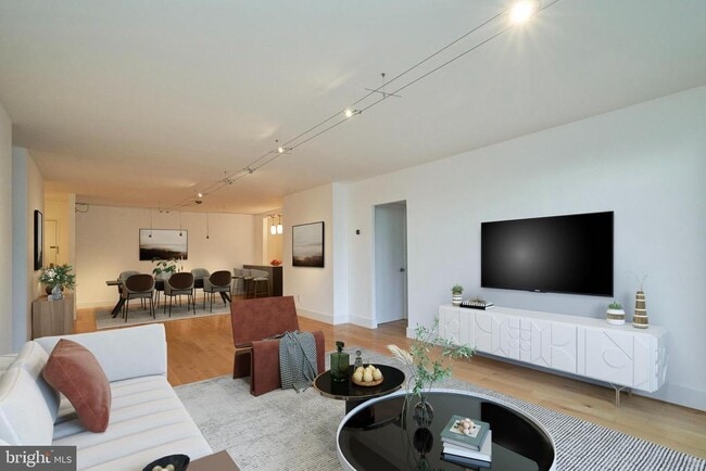 1800 Old Meadow Rd in McLean, VA - Building Photo - Building Photo