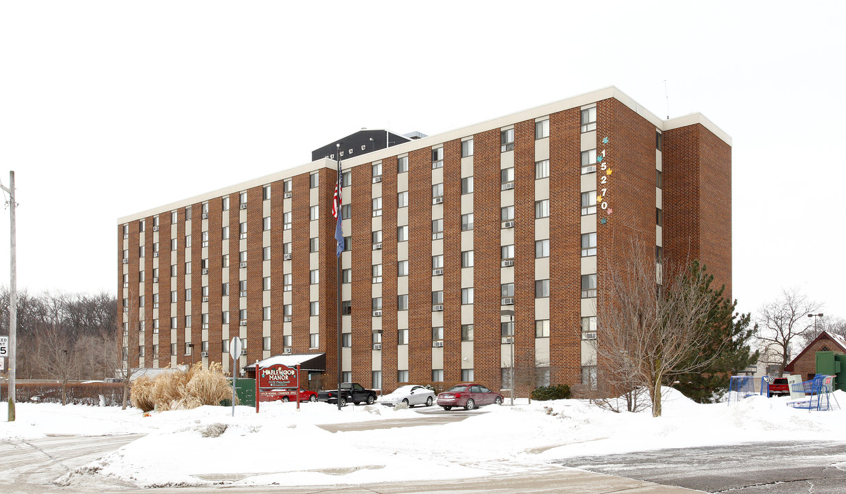 Maplewood Manor in Taylor, MI - Building Photo