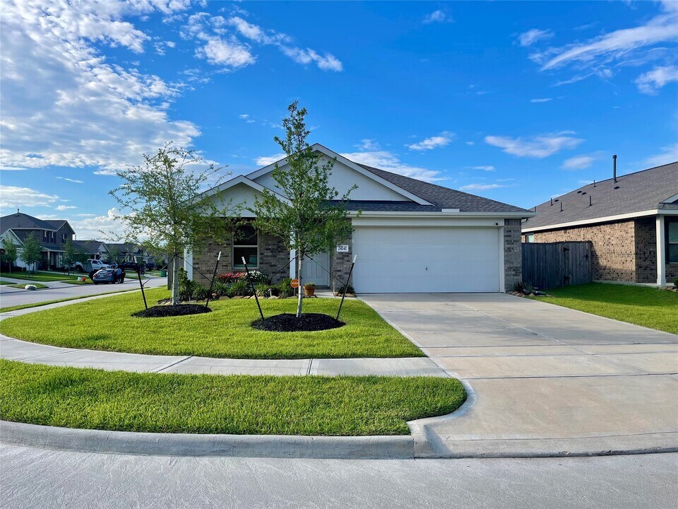 24242 Breckenridge Pass Ln in Hockley, TX - Foto de edificio