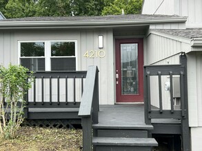 4210 Burningtree Rd in Liverpool, NY - Building Photo - Building Photo