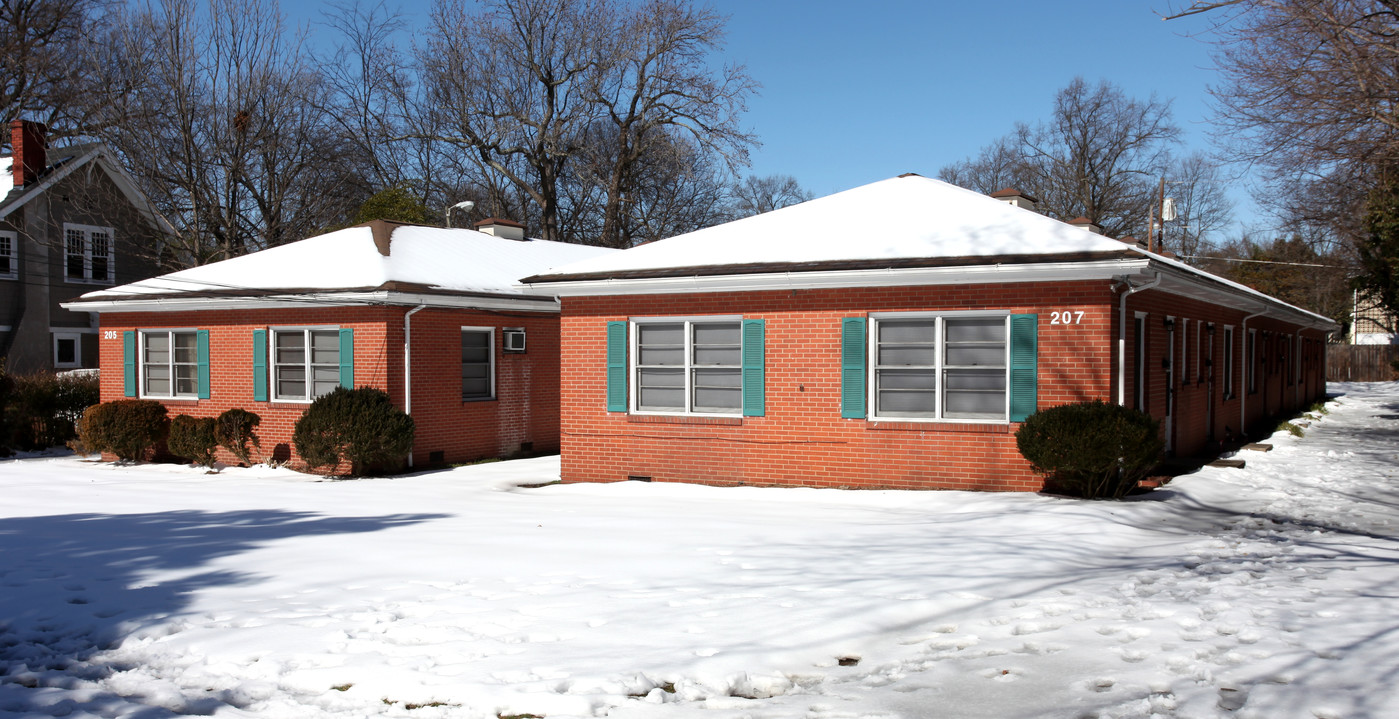 205 Leftwich St in Greensboro, NC - Foto de edificio