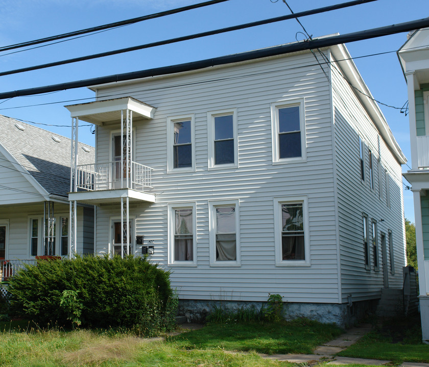 407 Gilbert St in Utica, NY - Building Photo