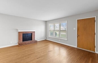 713 Huntwood Ln in Kirkwood, MO - Building Photo - Building Photo
