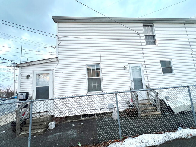 466 Revere St in Revere, MA - Building Photo - Building Photo