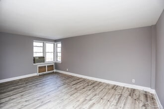 39 Glenbrook Rd in Stamford, CT - Building Photo - Building Photo