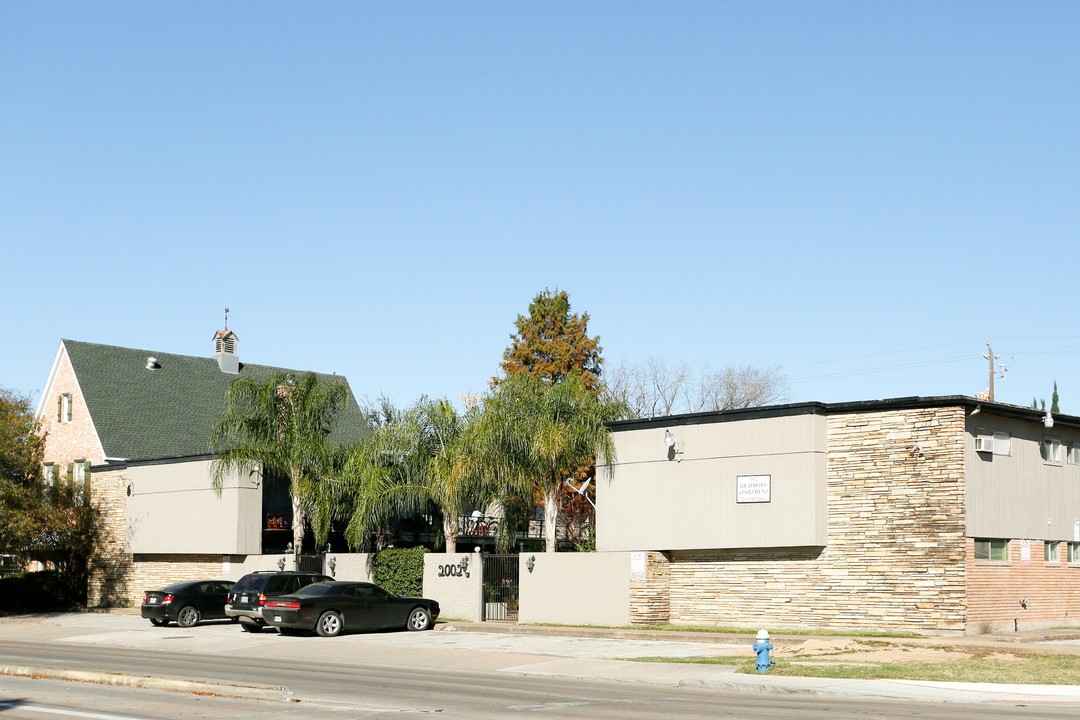 Richmond Apartment in Houston, TX - Building Photo