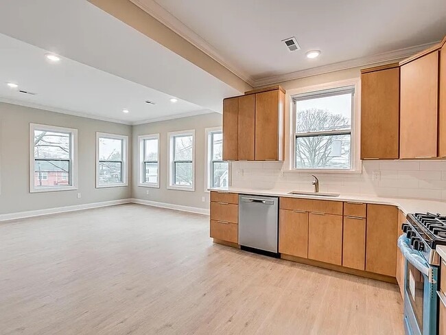 237-5-243-243 5th St in Jersey City, NJ - Building Photo - Building Photo