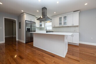 1495 Hyde Park Ave, Unit #1 in Boston, MA - Foto de edificio - Building Photo