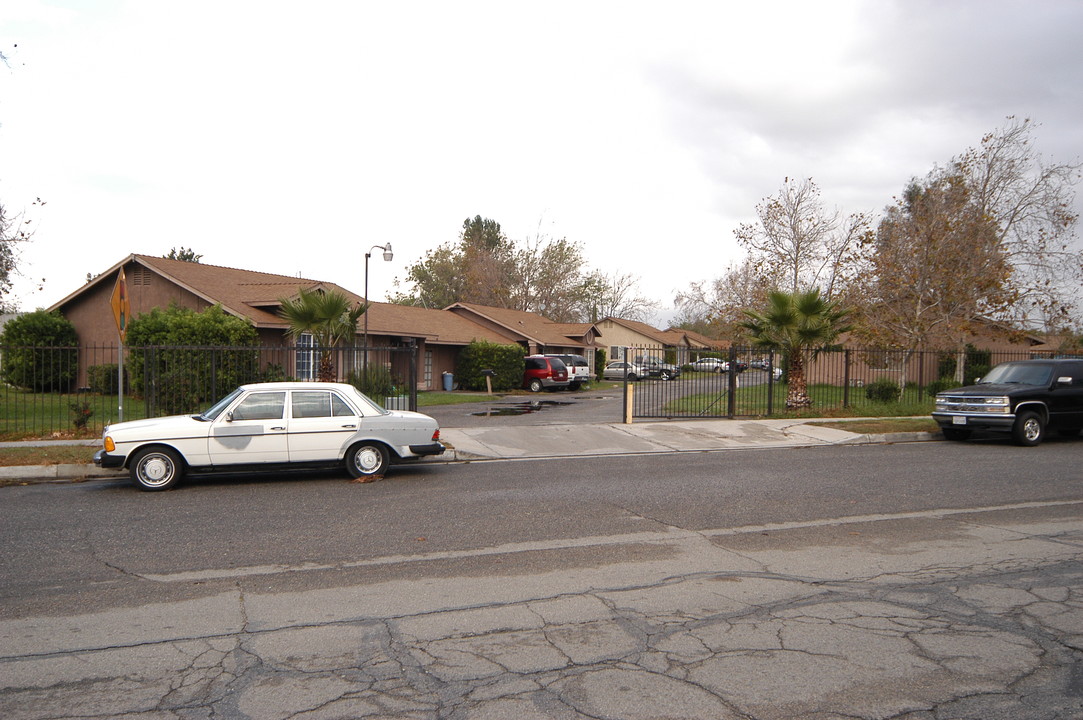 9648-9670 Fontana Ave in Fontana, CA - Building Photo