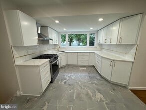 355 Cherry Hill Blvd in Cherry Hill Township, NJ - Building Photo - Building Photo