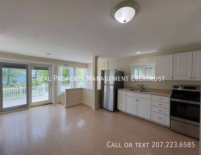 80 Vista Dr in Windham, ME - Building Photo - Building Photo