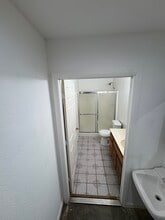 9096 8th Ave in Hesperia, CA - Foto de edificio - Building Photo