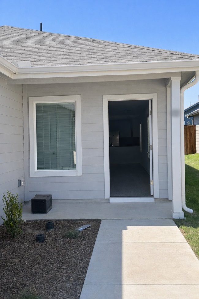 3013 Campeiro Ave in Providence Village, TX - Foto de edificio - Building Photo