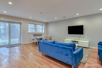 30 Clara Dr in Piscataway, NJ - Building Photo - Building Photo