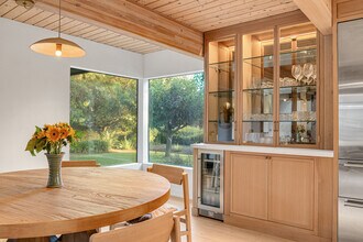 1015 W El Roblar Dr in Ojai, CA - Building Photo - Building Photo