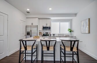 The Addison in Palmetto Bay in Palmetto Bay, FL - Foto de edificio - Building Photo