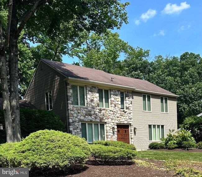 548 Nottingham Dr in Yardley, PA - Building Photo - Building Photo