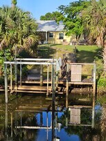 453 NE Midvale St in Port St. Lucie, FL - Building Photo