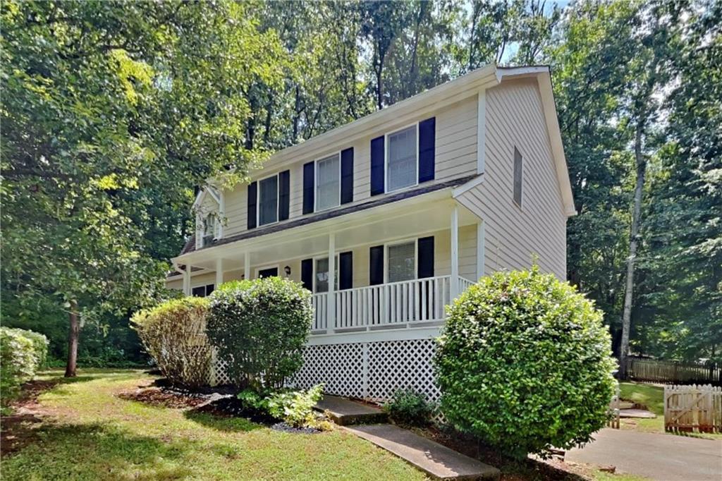 2358 Marneil Dr NE in Marietta, GA - Building Photo