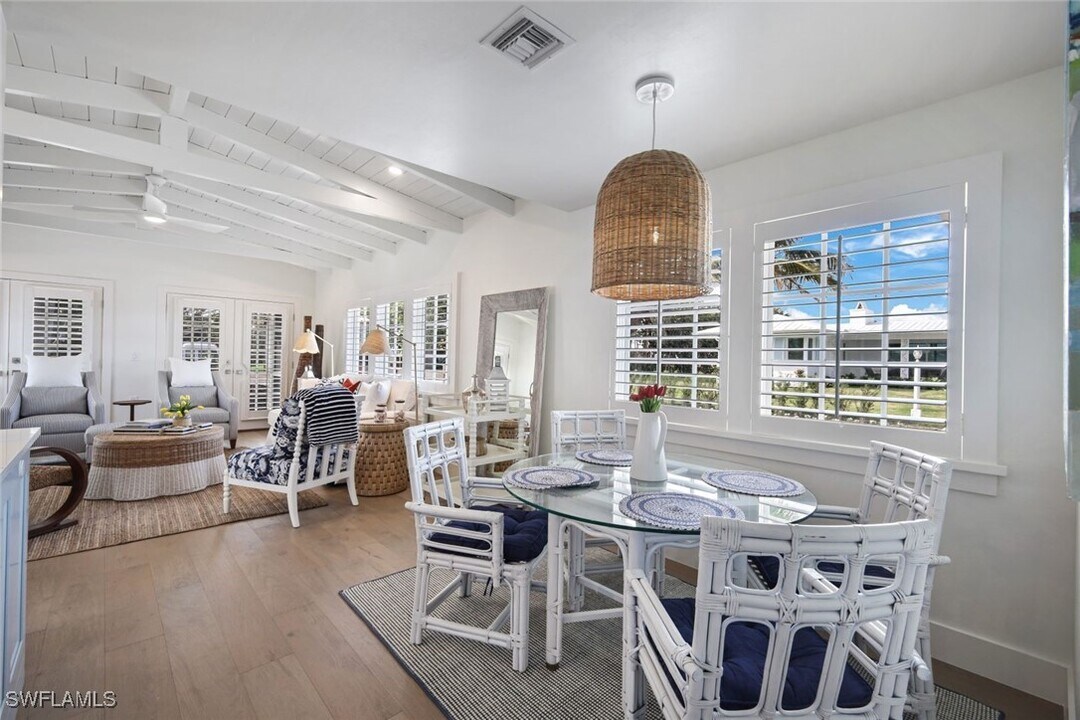 47 8th Ave S in Naples, FL - Building Photo