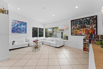 3758 Prairie Ave in Miami Beach, FL - Building Photo - Building Photo
