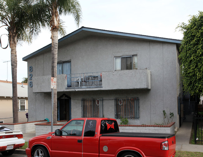 826 Gardenia Ave in Long Beach, CA - Building Photo - Building Photo