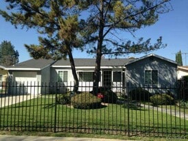 18649 Chase St in Northridge, CA - Building Photo