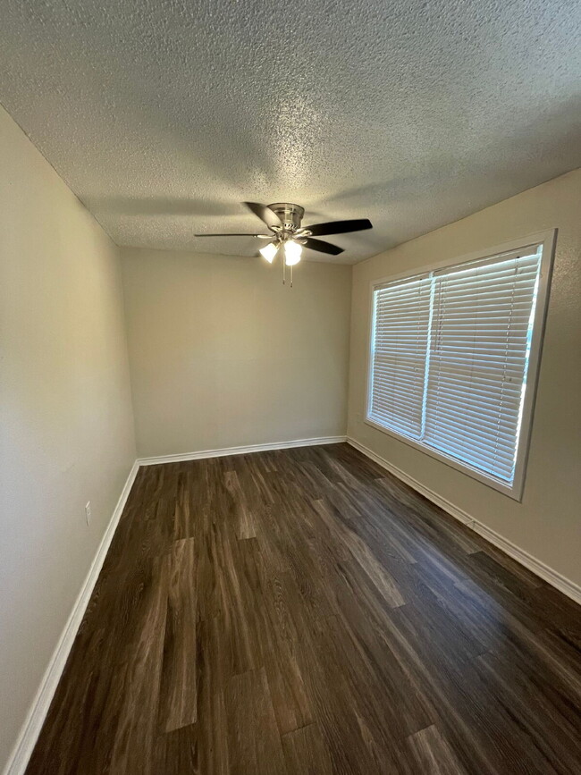 4315 41st St in Lubbock, TX - Foto de edificio - Building Photo