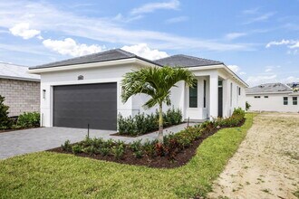 502 SW Bayshore Blvd in Port St. Lucie, FL - Building Photo - Building Photo