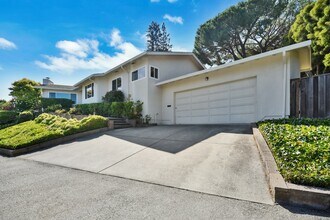 2305 Tioga Dr in Menlo Park, CA - Building Photo - Building Photo