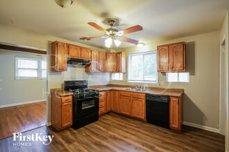 3906 214th St in Matteson, IL - Foto de edificio - Building Photo