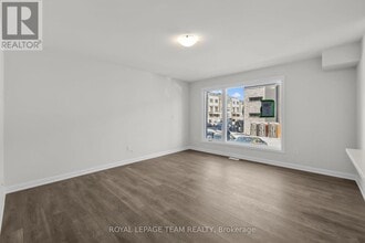 931 Creekway Private in Ottawa, ON - Building Photo - Building Photo