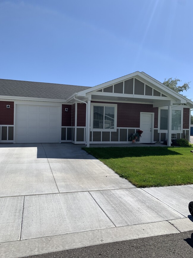 Southwest Patio Home Apartments in Chubbuck, ID - Foto de edificio - Building Photo