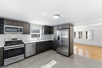 549 Ewing Ave in Franklin Lakes, NJ - Building Photo - Building Photo