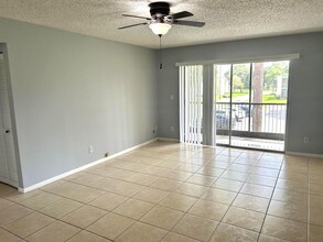 4276 NW 89th Ave, Unit 202 in Coral Springs, FL - Building Photo - Building Photo