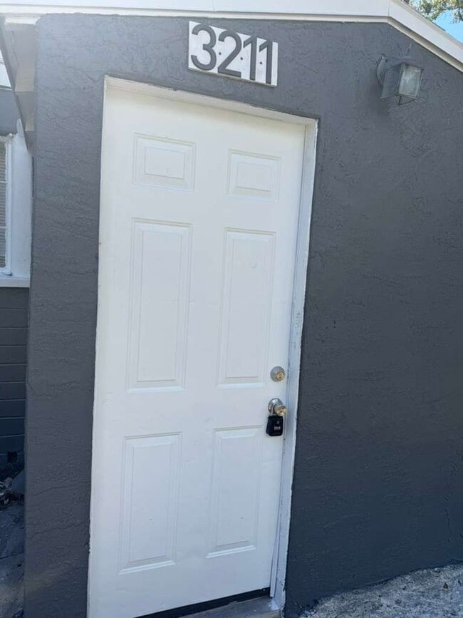 3211 5th Ave S in St. Petersburg, FL - Building Photo - Building Photo