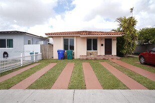 3423 SW 3rd St in Miami, FL - Building Photo