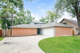 6902 Fawn River Dr in Spring, TX - Foto de edificio - Building Photo